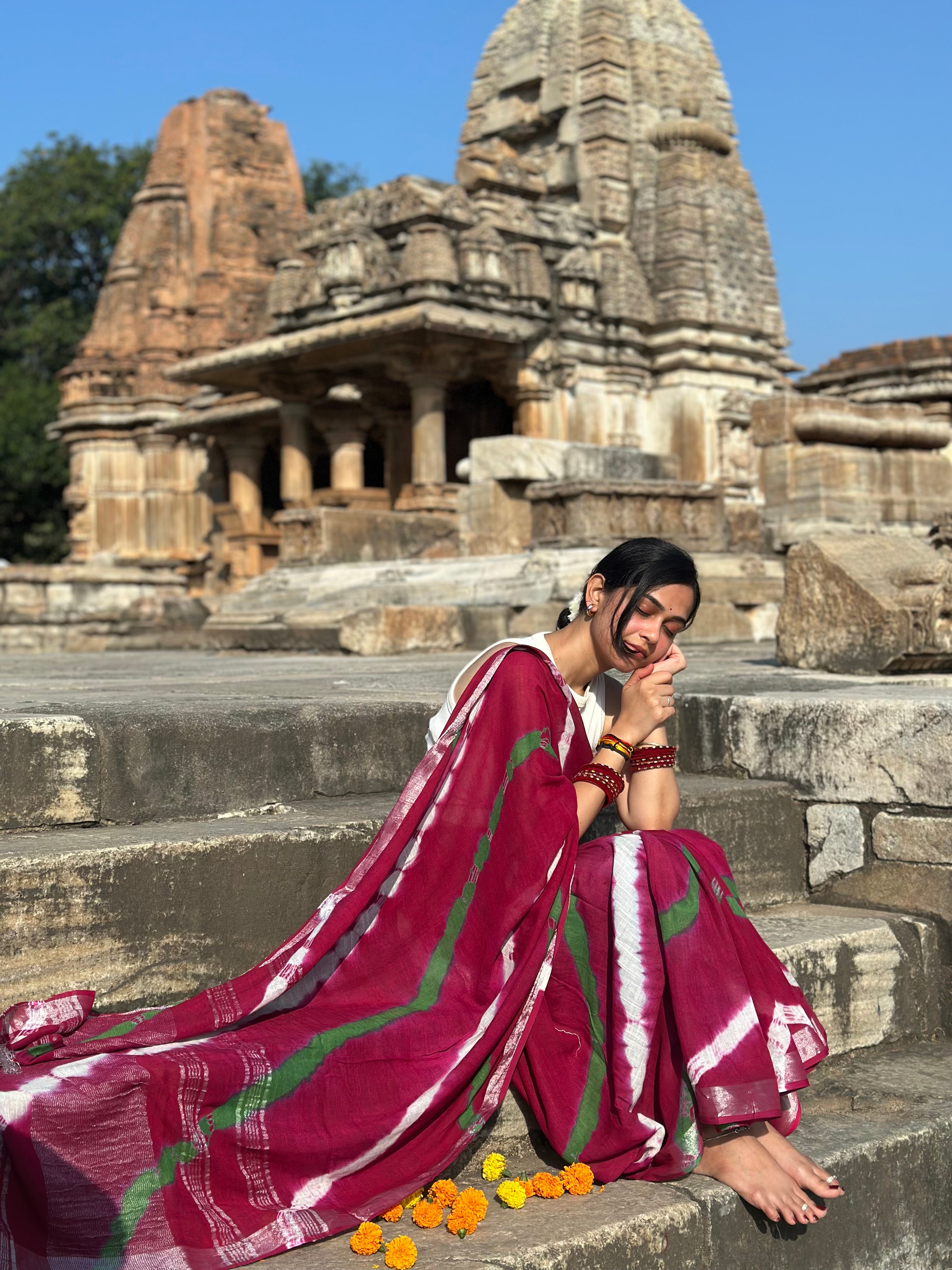 Daisy Delight Linen Saree