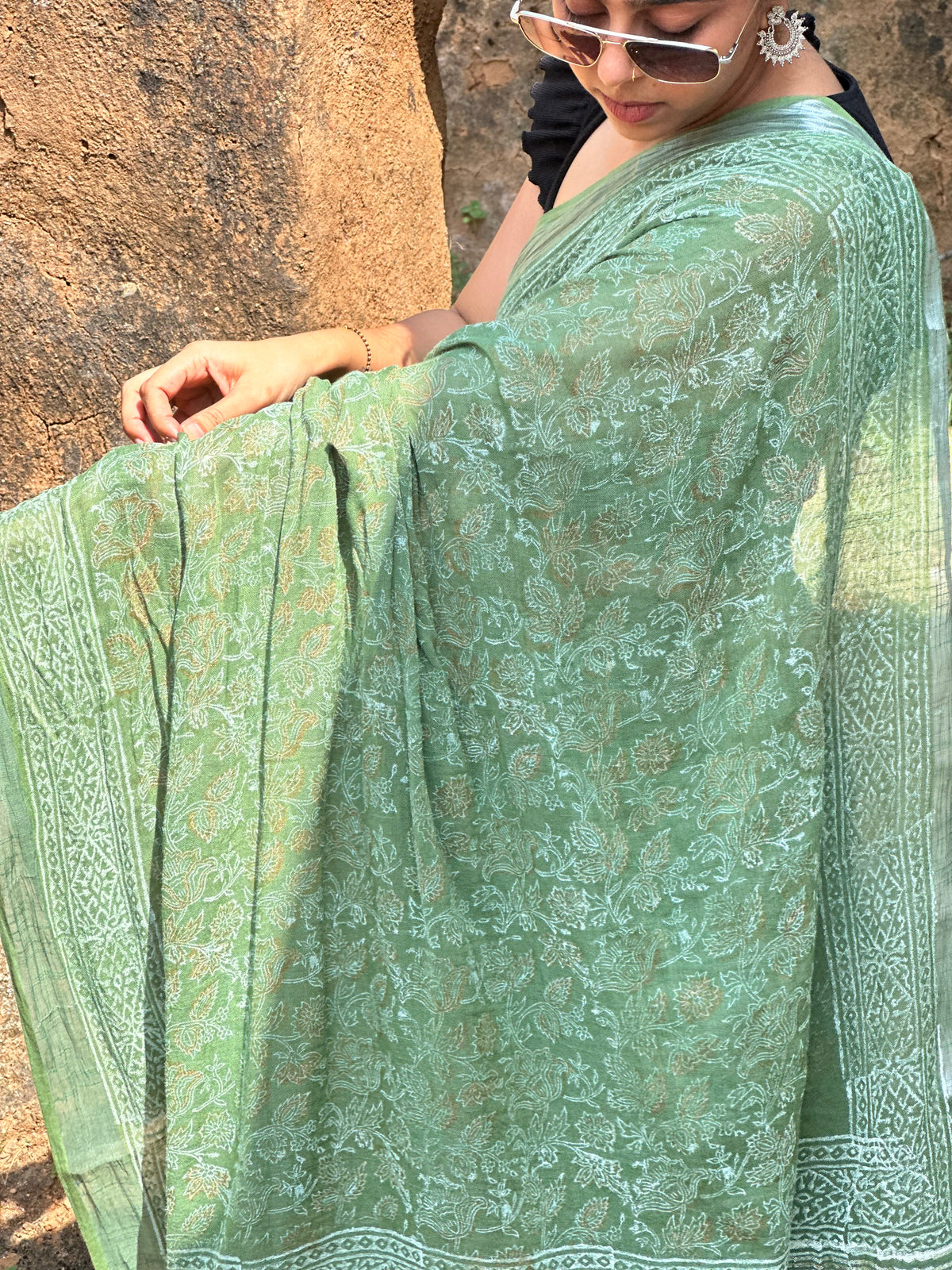 Mehendi Mystique Linen Saree