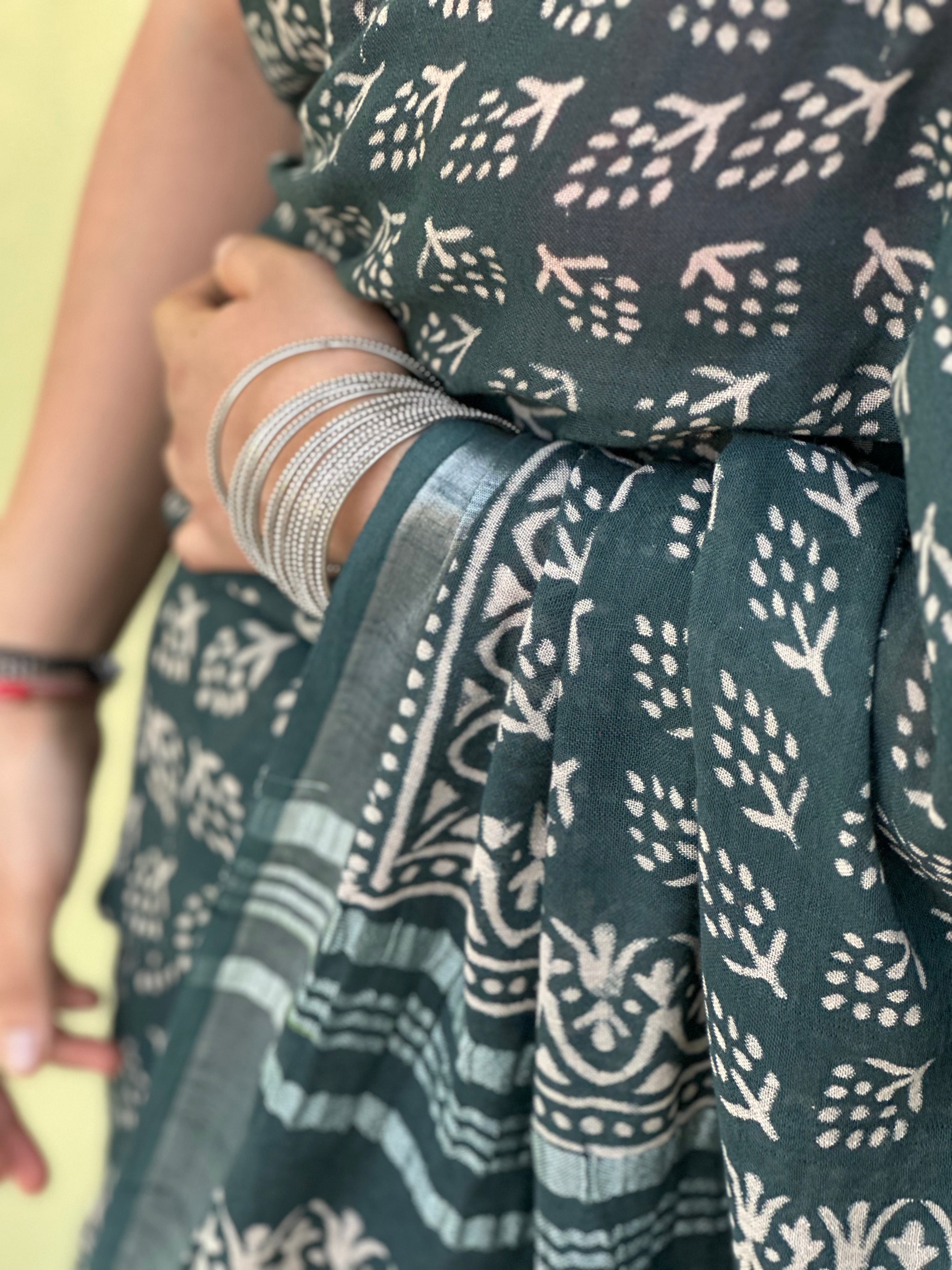 Emerald Echo Linen Saree
