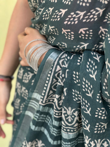 Emerald Echo Linen Saree