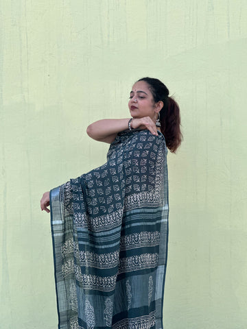 Emerald Echo Linen Saree