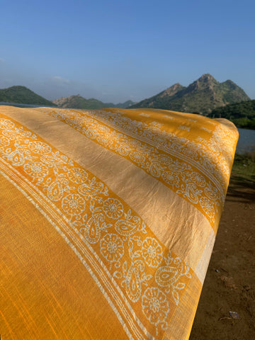 Golden Glow Linen Saree