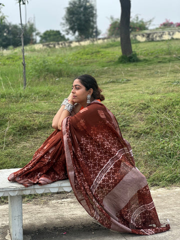 Mocha Muse Linen Saree