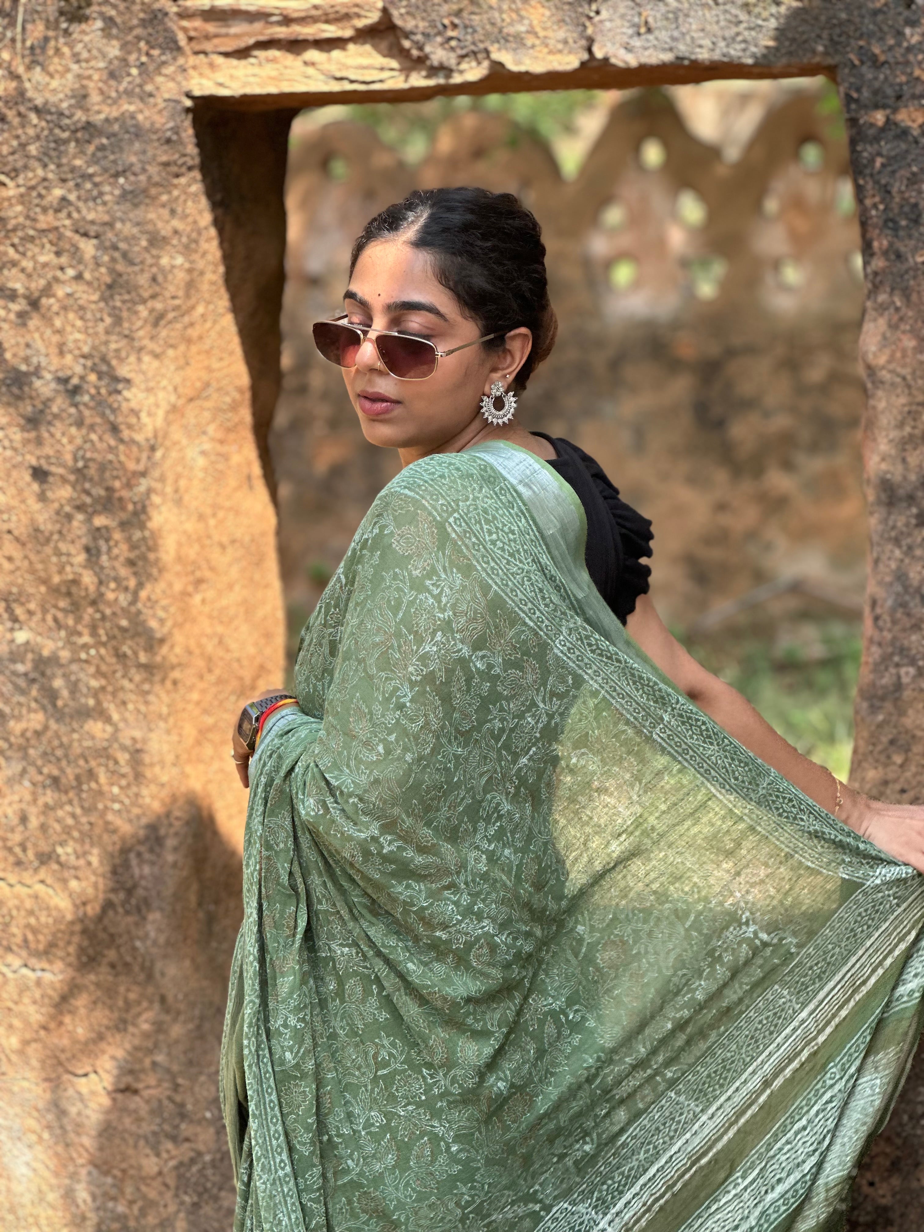 Mehendi Mystique Linen Saree