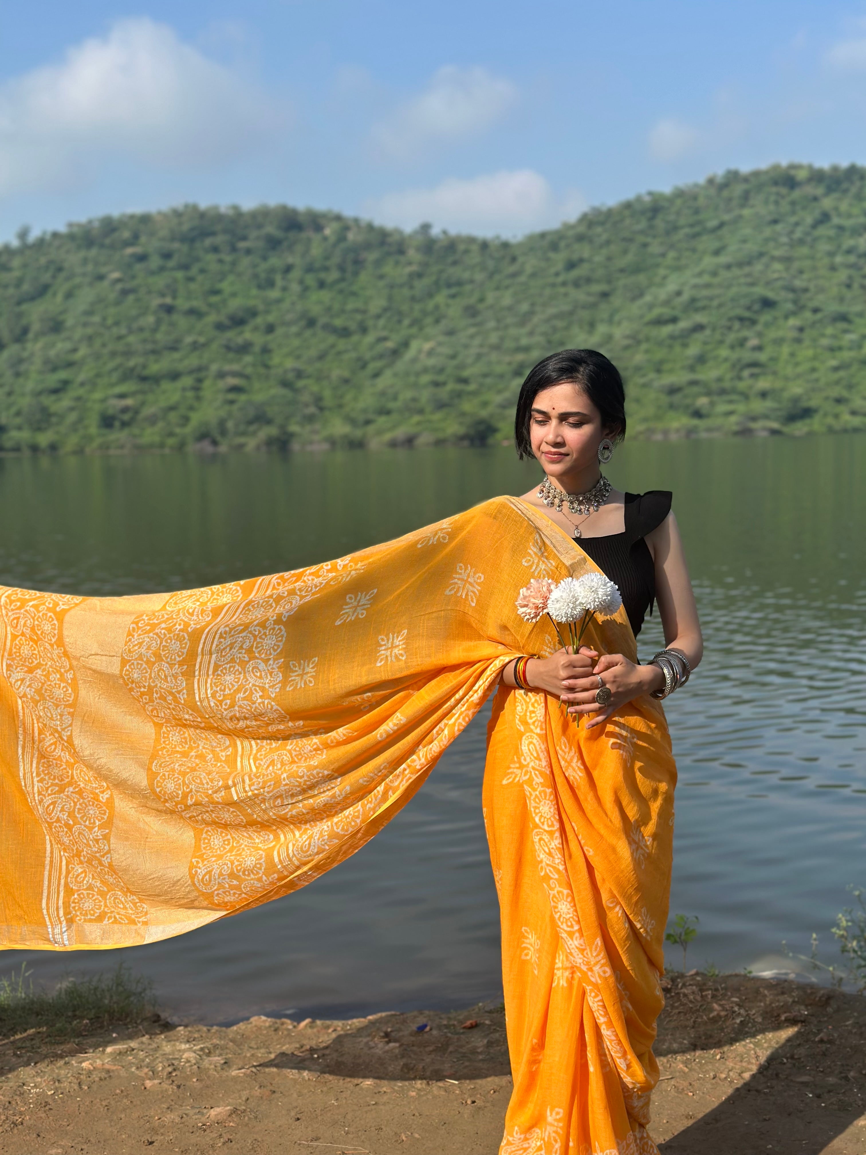 Golden Glow Linen Saree