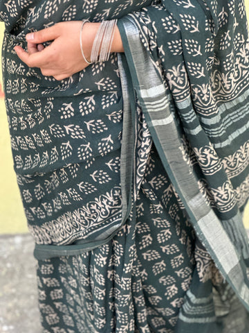 Emerald Echo Linen Saree