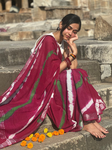 Daisy Delight Linen Saree